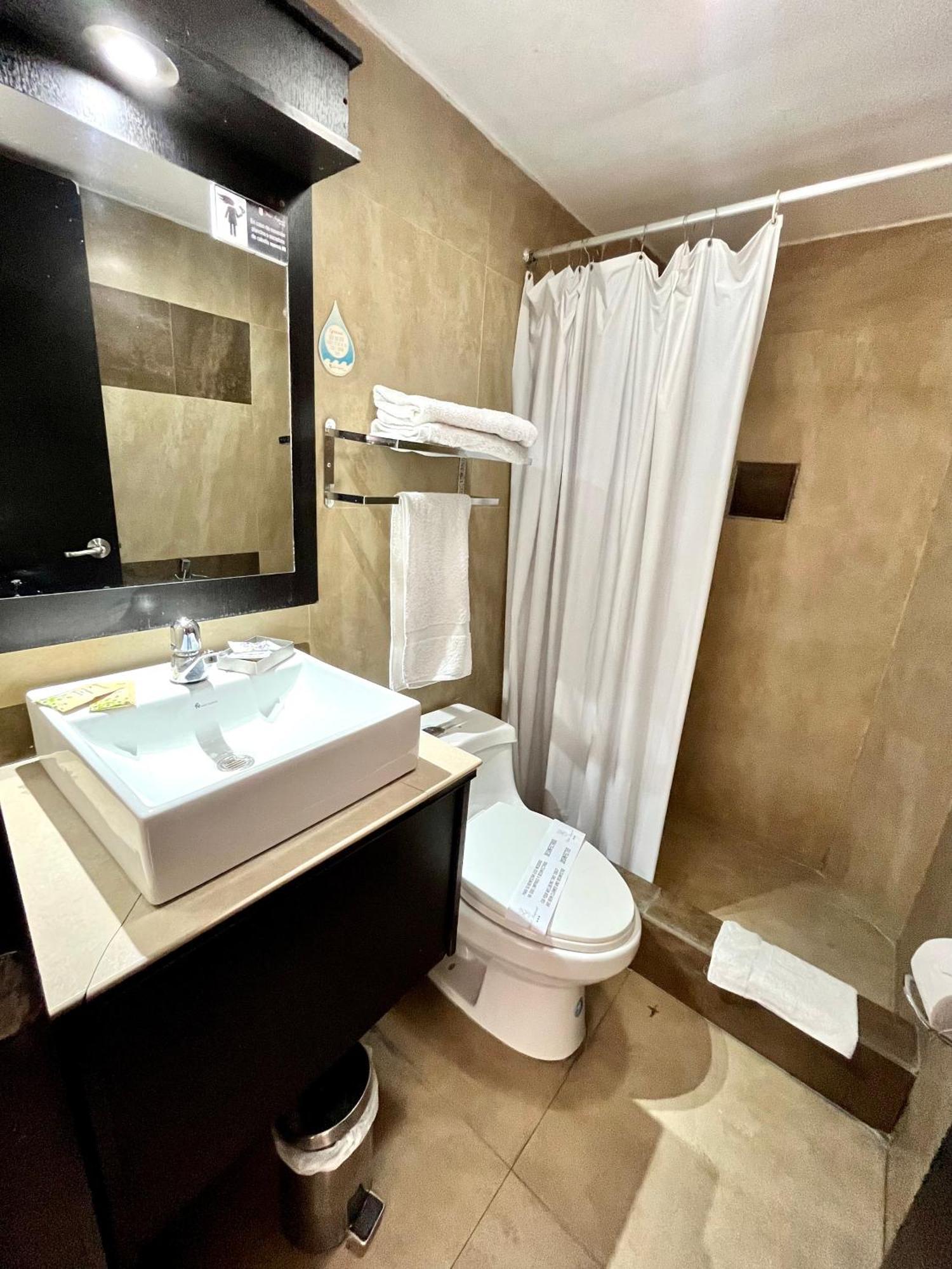 Hotel Imperial Ambato Exterior photo